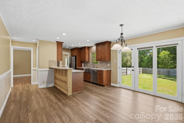 624 Patricia Avenue, Harrisburg, NC 28075
