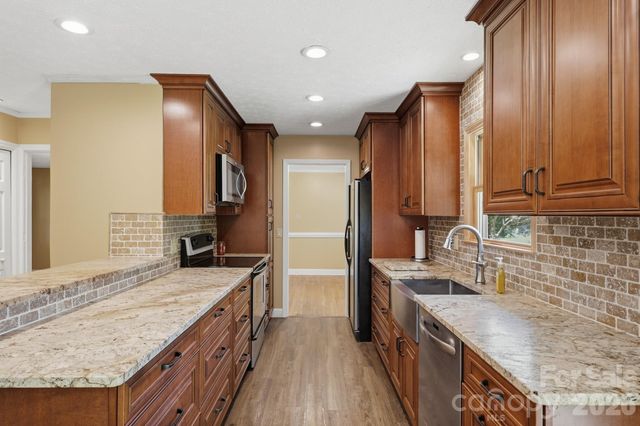 624 Patricia Avenue, Harrisburg, NC 28075