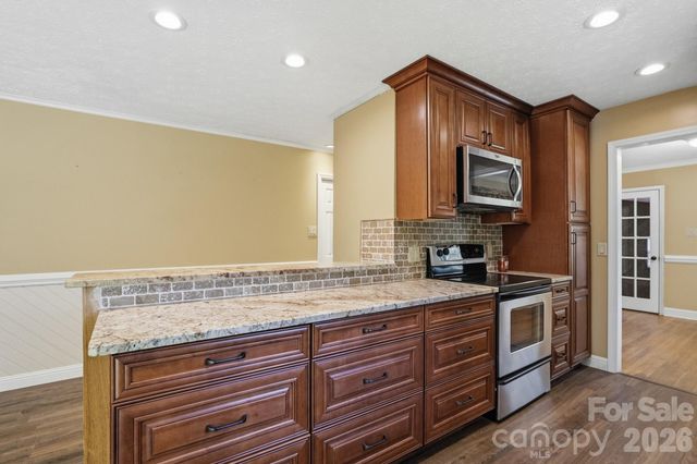 624 Patricia Avenue, Harrisburg, NC 28075