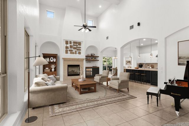 22450 Viajes, San Antonio, TX 78261