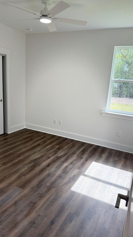 Image 23 of property listing at 4183 Luar, Chipley, FL 32428