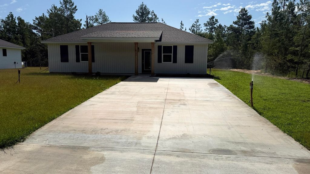 Image 30 of property listing at 4183 Luar, Chipley, FL 32428