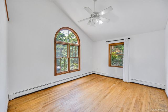3 Spruce Circle, Farmingville, NY 11738