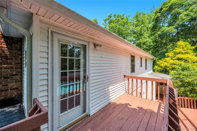 3 Spruce Circle, Farmingville, NY 11738