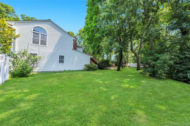 3 Spruce Circle, Farmingville, NY 11738