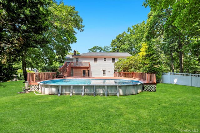 3 Spruce Circle, Farmingville, NY 11738