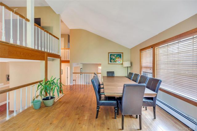 3 Spruce Circle, Farmingville, NY 11738