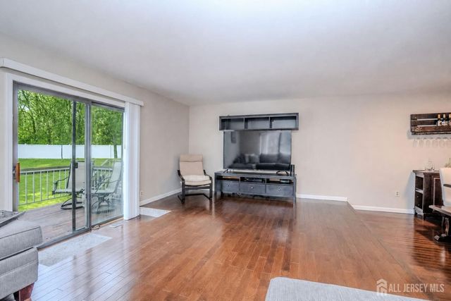 9 Wood Acres Drive, North Brunswick, NJ 08902