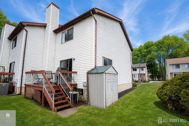 9 Wood Acres Drive, North Brunswick, NJ 08902