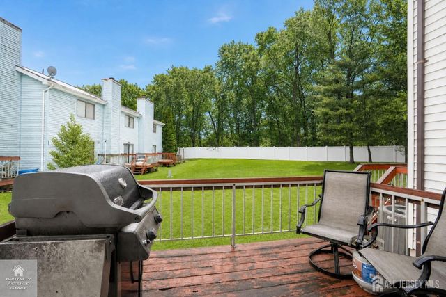 9 Wood Acres Drive, North Brunswick, NJ 08902