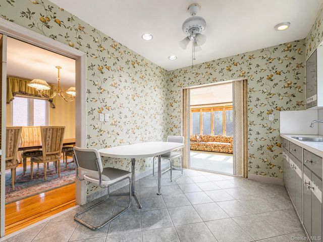 76-26 176th Street, Fresh Meadows, NY 11366