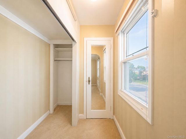 76-26 176th Street, Fresh Meadows, NY 11366
