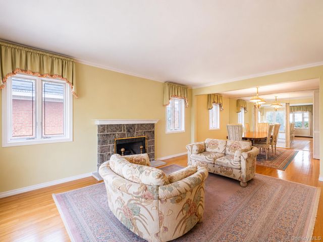 76-26 176th Street, Fresh Meadows, NY 11366