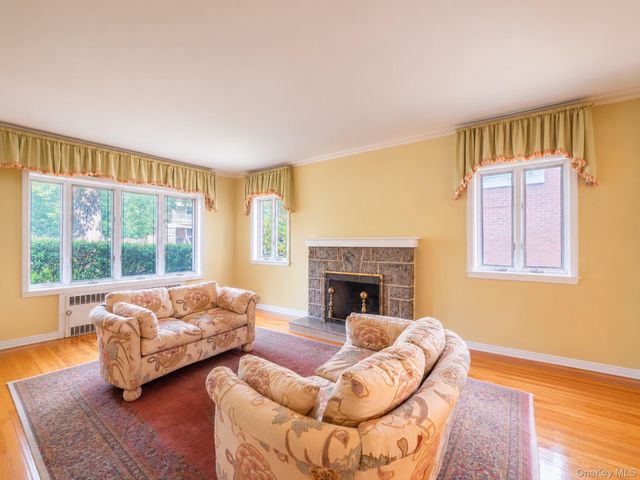 76-26 176th Street, Fresh Meadows, NY 11366