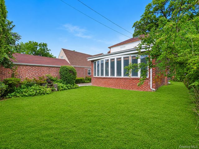 76-26 176th Street, Fresh Meadows, NY 11366