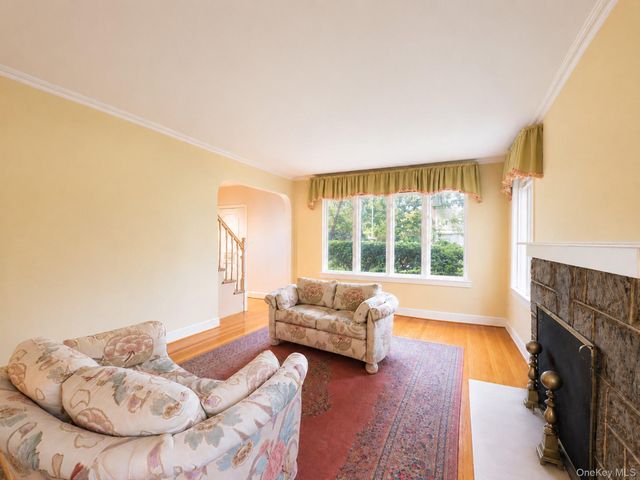 76-26 176th Street, Fresh Meadows, NY 11366