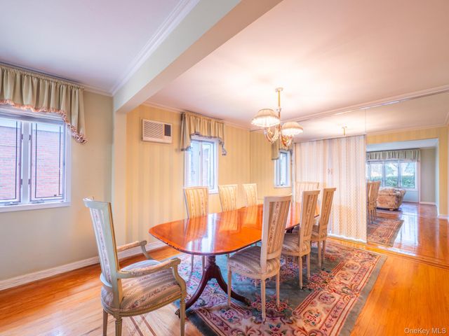 76-26 176th Street, Fresh Meadows, NY 11366