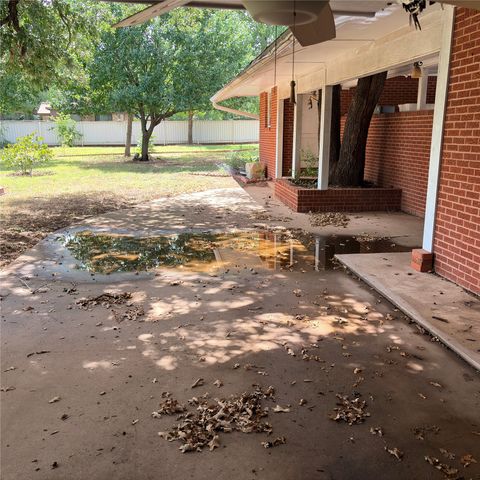 3103 N Oak Avenue, Mineral Wells, TX 76067
