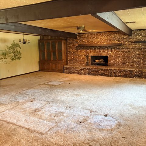 3103 N Oak Avenue, Mineral Wells, TX 76067