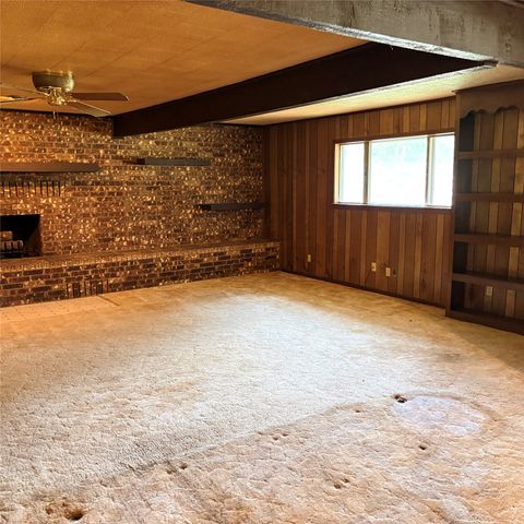 3103 N Oak Avenue, Mineral Wells, TX 76067