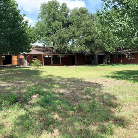 3103 N Oak Avenue, Mineral Wells, TX 76067