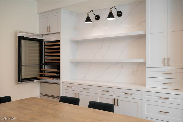 6 Garden Shadow Lane, Las Vegas, NV 89135