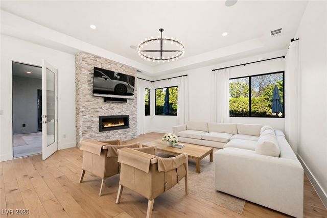 6 Garden Shadow Lane, Las Vegas, NV 89135