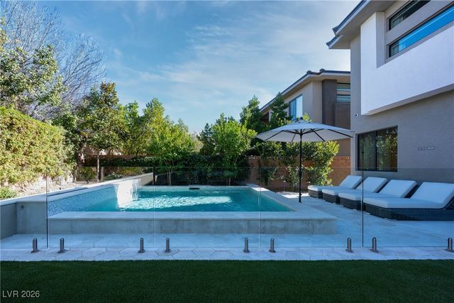 6 Garden Shadow Lane, Las Vegas, NV 89135