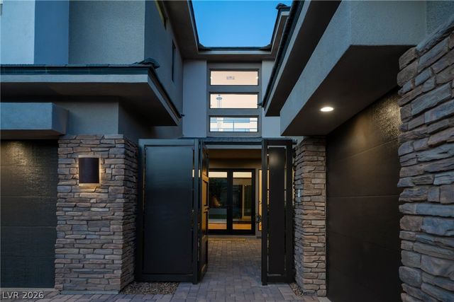 6 Garden Shadow Lane, Las Vegas, NV 89135