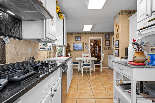 714 E Houston Avenue, Crockett, TX 75835