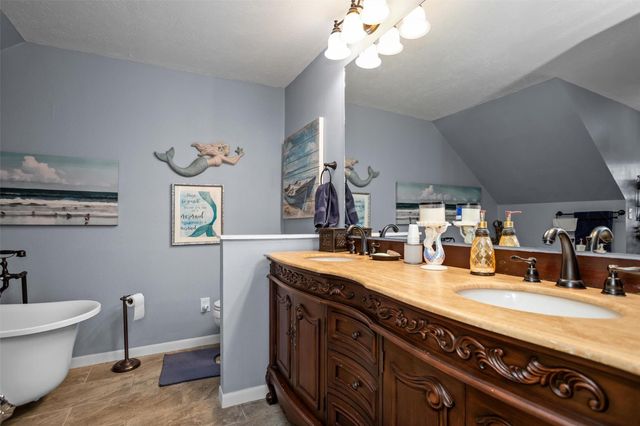 714 E Houston Avenue, Crockett, TX 75835