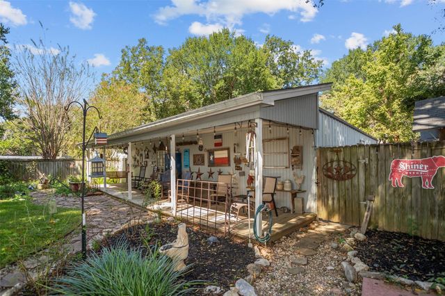 714 E Houston Avenue, Crockett, TX 75835