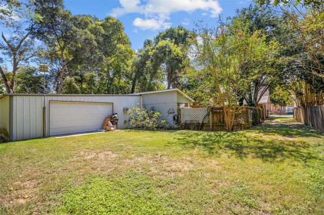 714 E Houston Avenue, Crockett, TX 75835