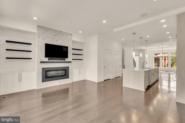 142 WINSOME CIR, Bethesda, MD 20814