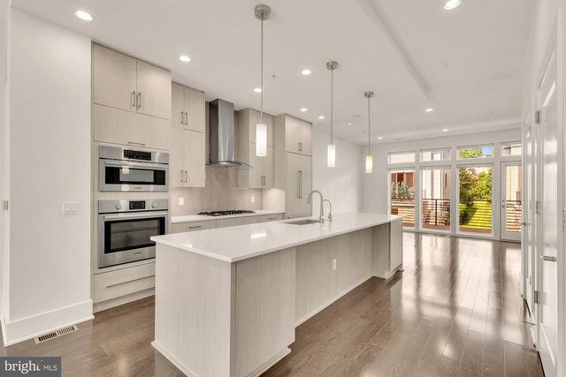 142 WINSOME CIR, Bethesda, MD 20814