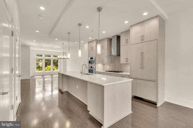 142 WINSOME CIR, Bethesda, MD 20814