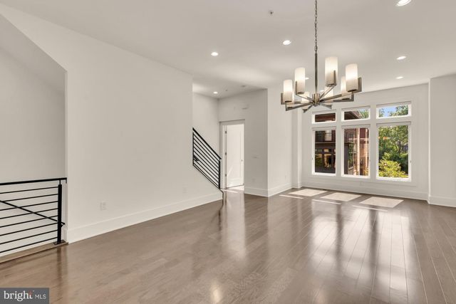 142 WINSOME CIR, Bethesda, MD 20814