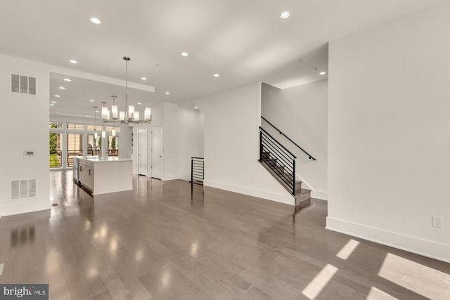 142 WINSOME CIR, Bethesda, MD 20814