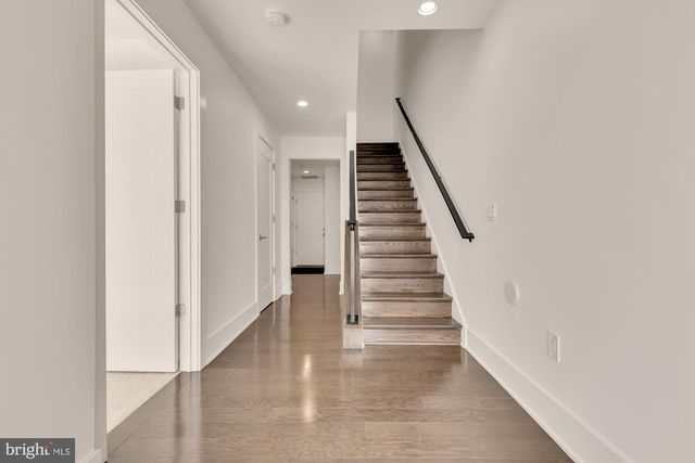 142 WINSOME CIR, Bethesda, MD 20814