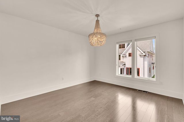 142 WINSOME CIR, Bethesda, MD 20814