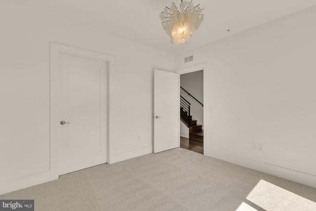 142 WINSOME CIR, Bethesda, MD 20814