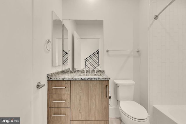 142 WINSOME CIR, Bethesda, MD 20814
