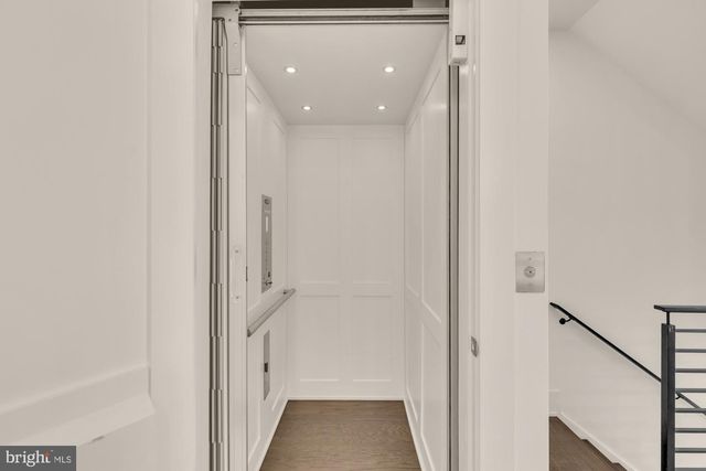142 WINSOME CIR, Bethesda, MD 20814