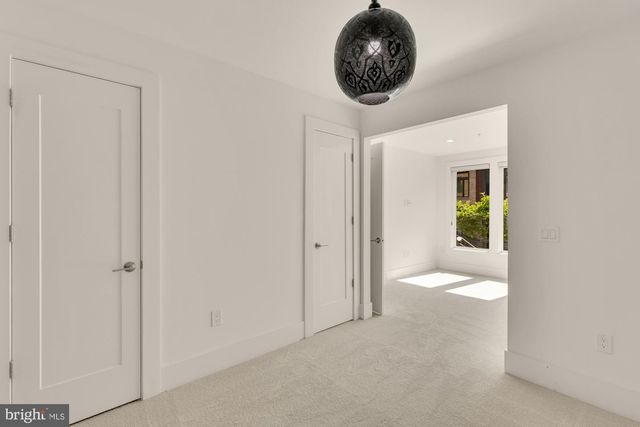 142 WINSOME CIR, Bethesda, MD 20814