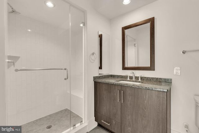 142 WINSOME CIR, Bethesda, MD 20814