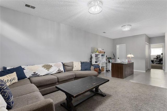 6505 N Beaman Avenue, Kansas City, MO 64151