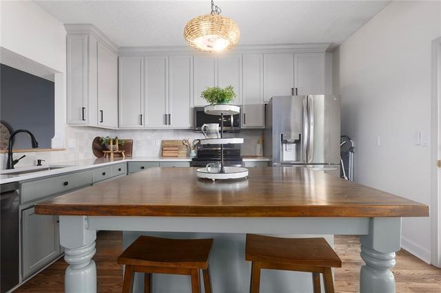 6505 N Beaman Avenue, Kansas City, MO 64151