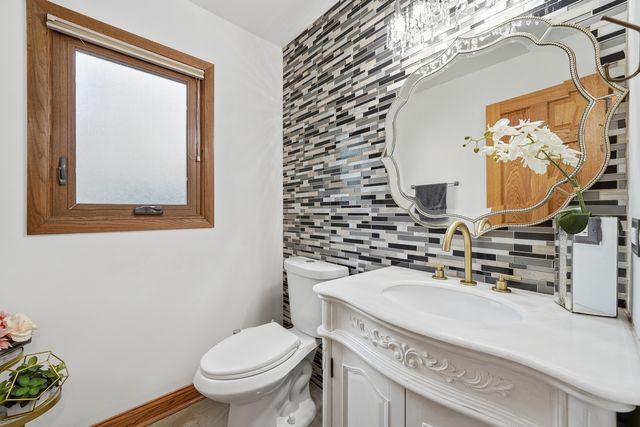 10650 Wildwood Drive, Palos Park, IL 60464