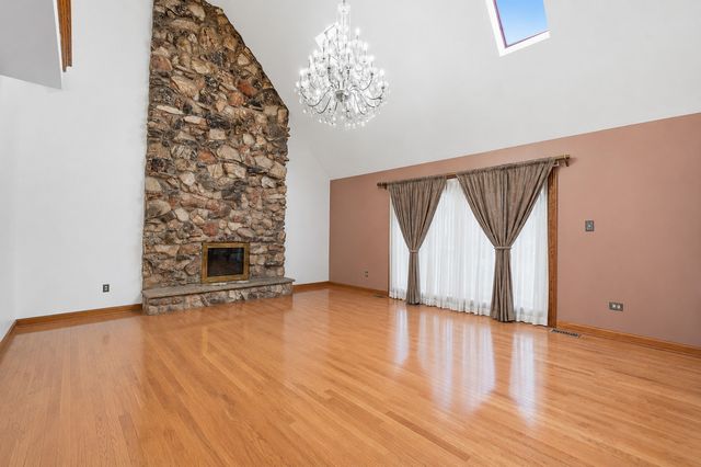 10650 Wildwood Drive, Palos Park, IL 60464