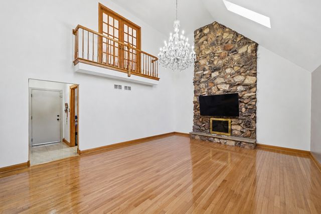 10650 Wildwood Drive, Palos Park, IL 60464